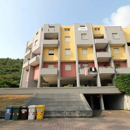 Bilocale A Apartment *